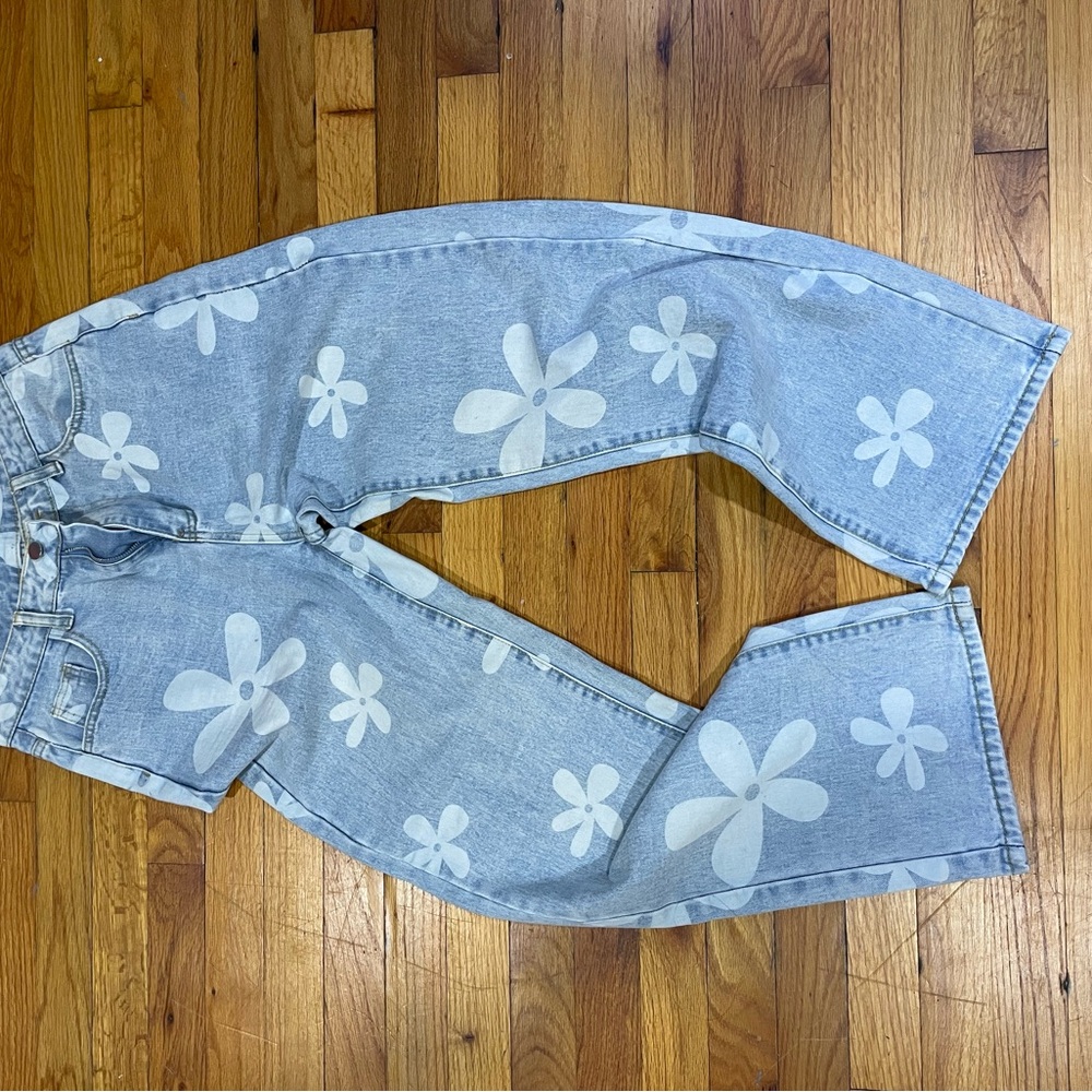 Floral print jeans !